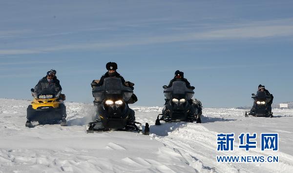 新疆阿勒泰為被困農牧民送物資