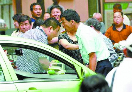 4元停車費堵了萬人小區“路怒族”成城市流行病