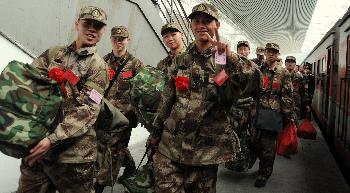 福建歡送今冬首批460名新兵離榕