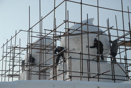 牡丹江雪堡進(jìn)入精雕階段