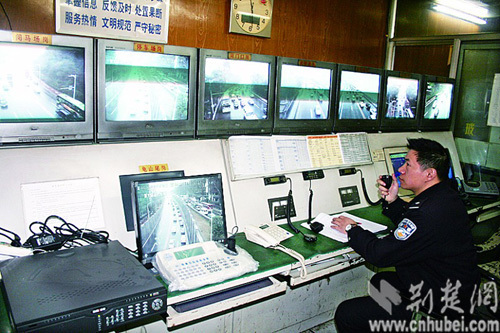 58.9萬監控探頭護衛荊楚 警方借天網破奇案