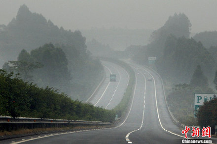 中國大部分地區普遍降溫 迎來降雪天氣