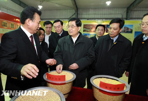 與人民在一起——中國領導人的一年足跡