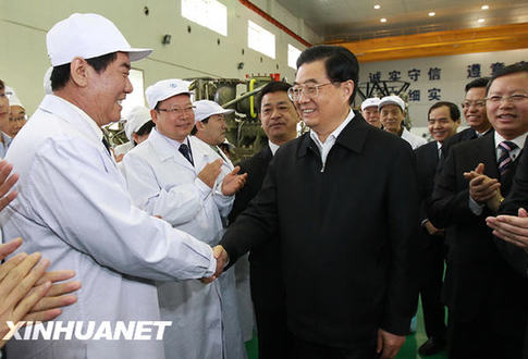 與人民在一起——中國(guó)領(lǐng)導(dǎo)人的一年足跡