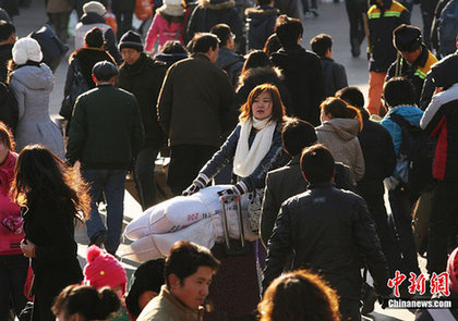 2011年春運正式啟動 客流峰值和持續時間超往年