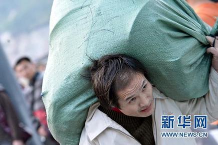 武廣高鐵回應(yīng)降速質(zhì)疑 稱(chēng)速度暫時(shí)讓位安全