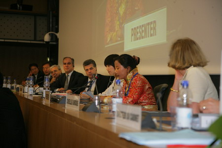 藏族鄉村女郵遞員尼瑪拉木:生命重要,信件也重要