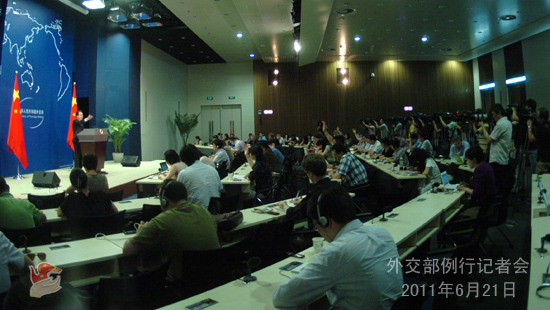 外交部就利比亞局勢、南海問題等答問