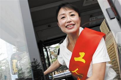 銘記歷史時刻:膠州灣橋隧通車