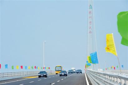 銘記歷史時刻:膠州灣橋隧通車