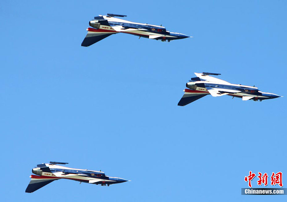 長(zhǎng)春首屆航空展中國(guó)三支飛行表演隊(duì)齊亮相
