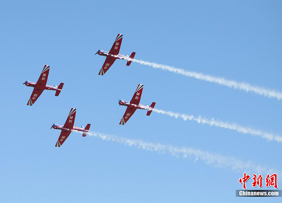 長(zhǎng)春首屆航空展中國(guó)三支飛行表演隊(duì)齊亮相
