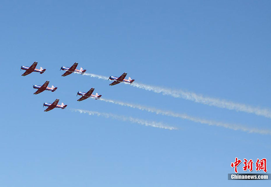 長春首屆航空展中國三支飛行表演隊齊亮相
