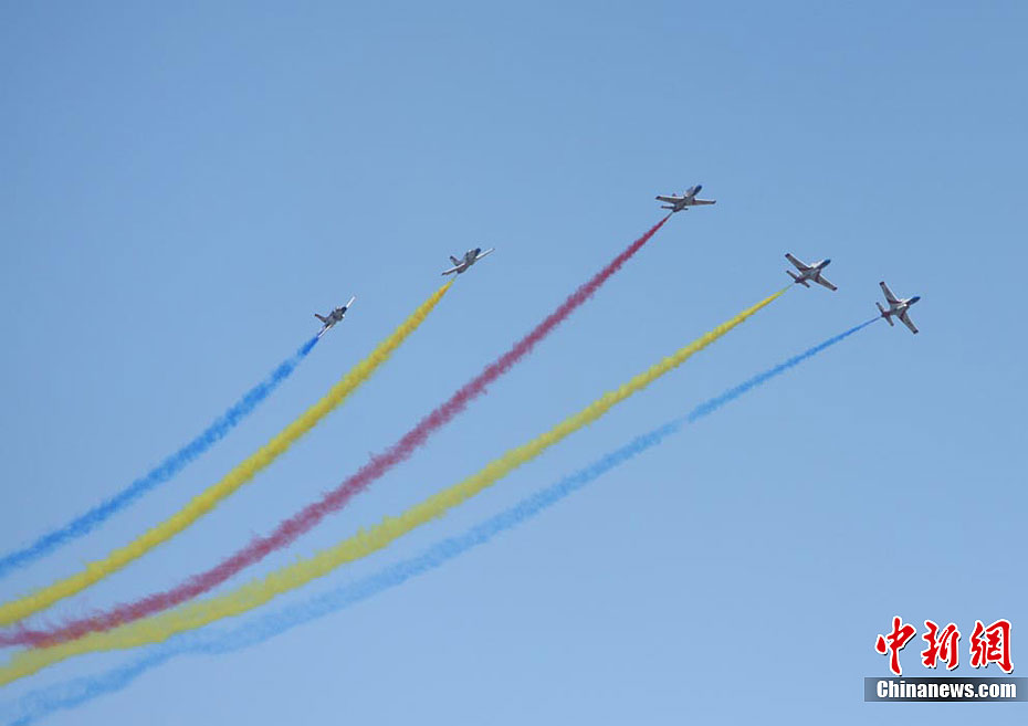 長春首屆航空展中國三支飛行表演隊齊亮相