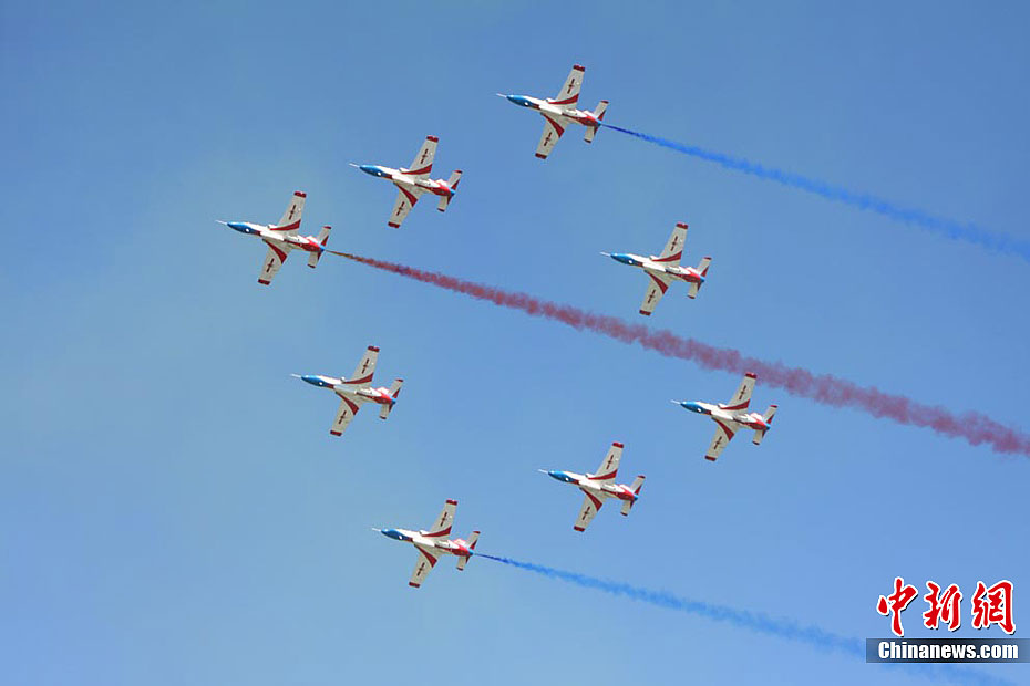 長春首屆航空展中國三支飛行表演隊齊亮相