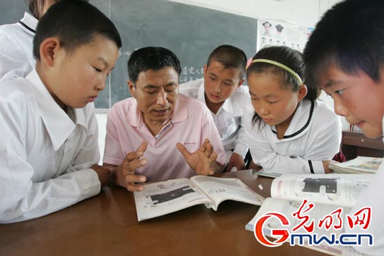 最美鄉村教師杜順：血液里沒了學生，心臟就不會跳動