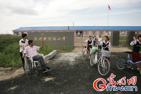 最美鄉(xiāng)村教師杜順：血液里沒了學(xué)生，心臟就不會跳動