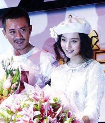 揭明星不堪情史 周潤發(fā)喝洗潔精樂基兒割腕