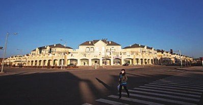 鄂爾多斯人均有2.7套房 家家房地產(chǎn)戶戶典當(dāng)行