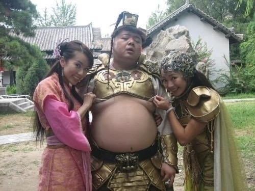 海量明星片場(chǎng)耍寶照片