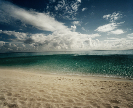 攝影師拍飛機“擦著”人頭降落奇景