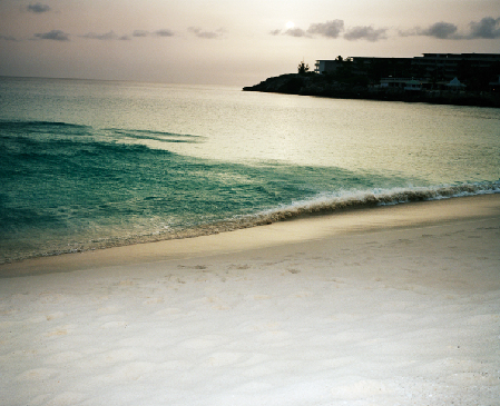 攝影師拍飛機“擦著”人頭降落奇景