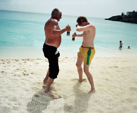 攝影師拍飛機“擦著”人頭降落奇景