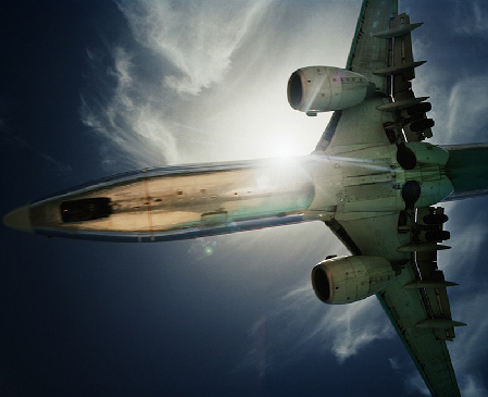 攝影師拍飛機“擦著”人頭降落奇景