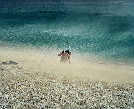 攝影師拍飛機“擦著”人頭降落奇景