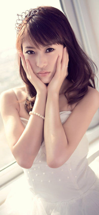 “中國(guó)第一美女空姐”張瀚寫(xiě)真