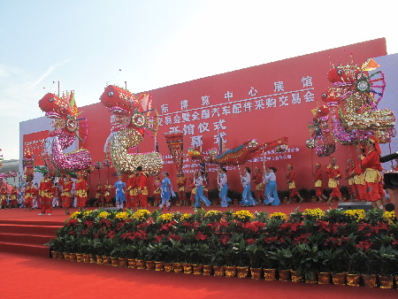 武漢國際博覽中心開館 首展觀眾將達(dá)六萬（圖）