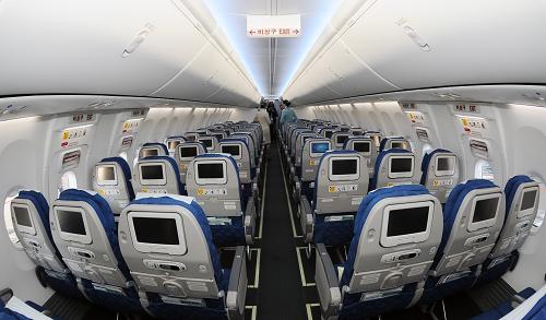 波音在京展示新型737-900ER客機