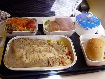 飛機上也有美食！看看各航空公司飛機餐
