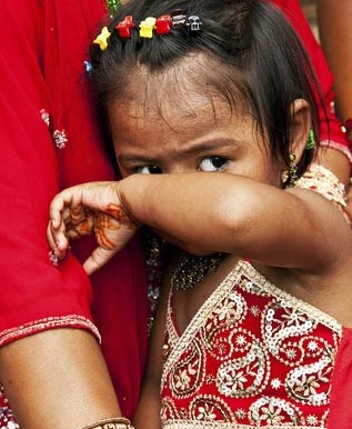揭秘尼泊爾少女奇異的“果實婚禮”