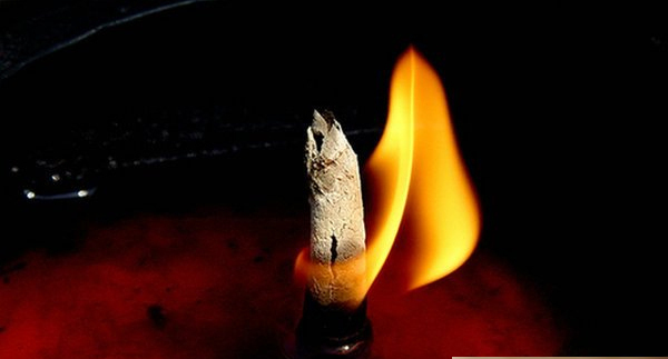 古墓長明燈千年不熄之謎!