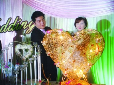 “最美護士”婉拒多名求婚者與相守4年男友結(jié)婚