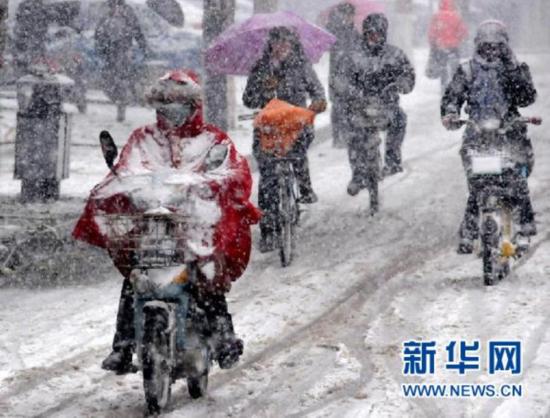 華北西部南部降雪 中央氣象臺(tái)發(fā)布寒潮藍(lán)色預(yù)警