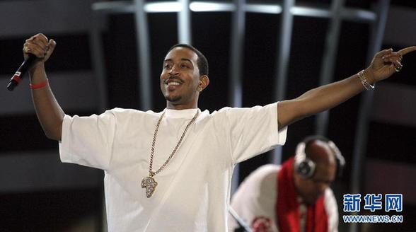 世界艾滋病日：關“艾”，從擁抱開始