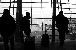 首都機場大霧全天1700航班 飛機多到雷達看不清