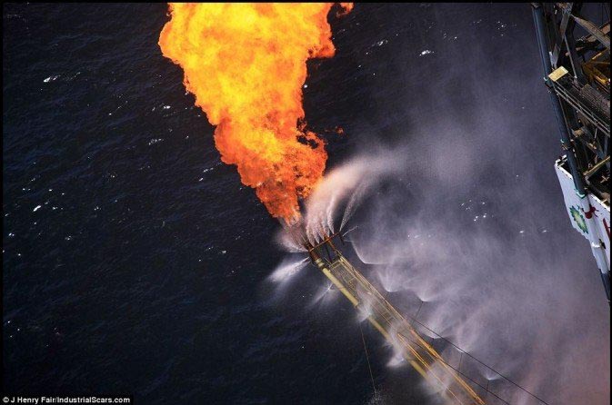 這是地球傷痕 不是玩藝術