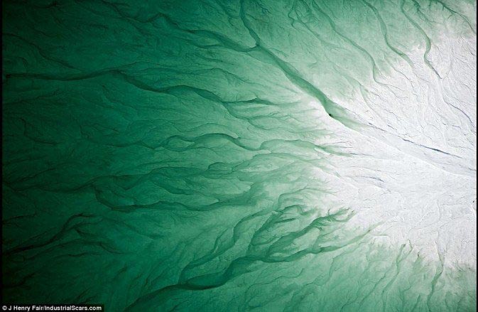 這是地球傷痕 不是玩藝術