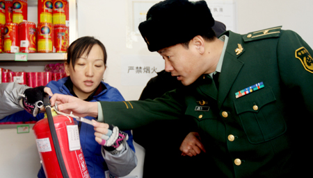 煙花迎新年 安全大如天