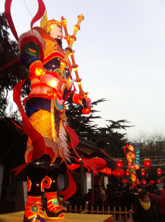 濟南：元宵節趵突泉賞花燈