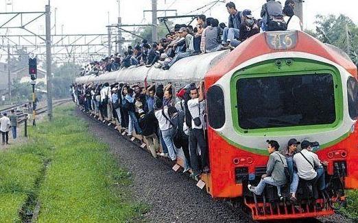 各國白領生存之路：擠地鐵中國并非最恐怖的