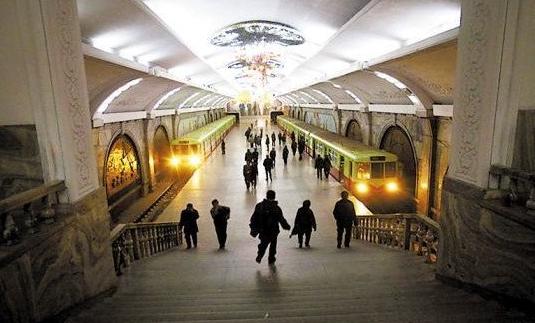 各國白領生存之路：擠地鐵中國并非最恐怖的