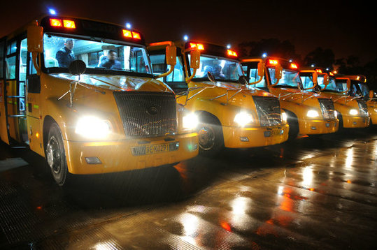 江蘇省太倉市首批35輛長鼻子校車啟用