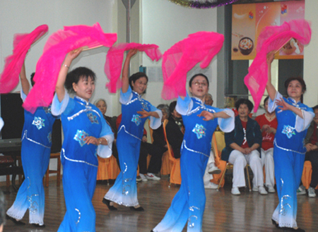 石大離退休老同志慶祝“三·八”婦女節