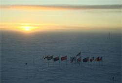 南極與北極十大差異：企鵝北極熊分居兩極