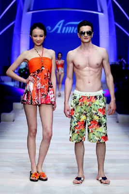 “游輪上的時尚盛宴”−愛慕2012泳裝發布