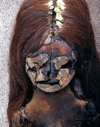 冰封500年的少女木乃伊